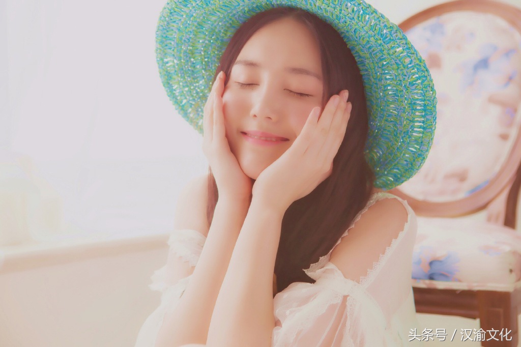 他是万人之上的帝国集团总裁,却护她,护到极致;宠她,宠到残忍