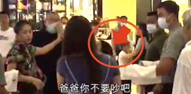 刘銮雄骂路人,刘銮雄商场吵架