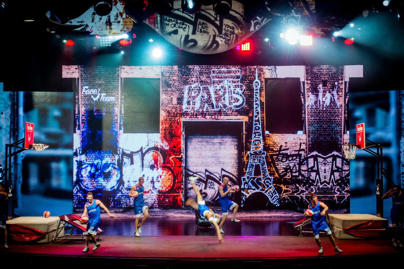 澳门巴黎人时尚秀,澳门巴黎人夜景震撼视频