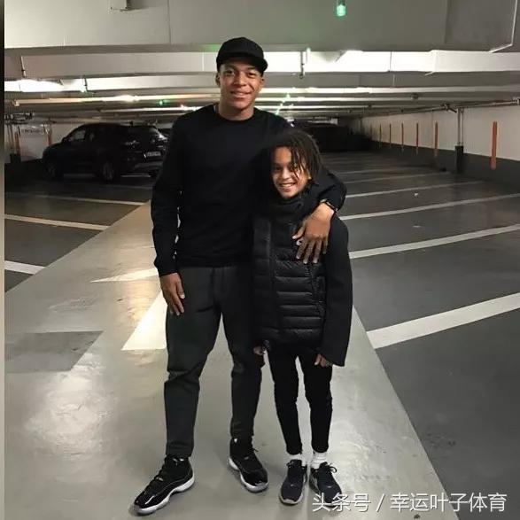 姆巴佩换球鞋,姆巴佩97秒进2球球鞋