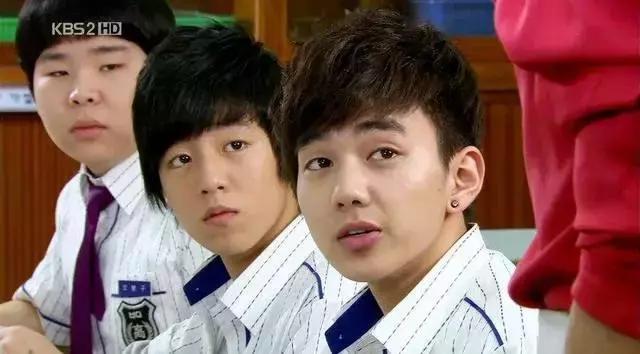 韩国男明星李玹雨,金秀贤李玹雨runningman