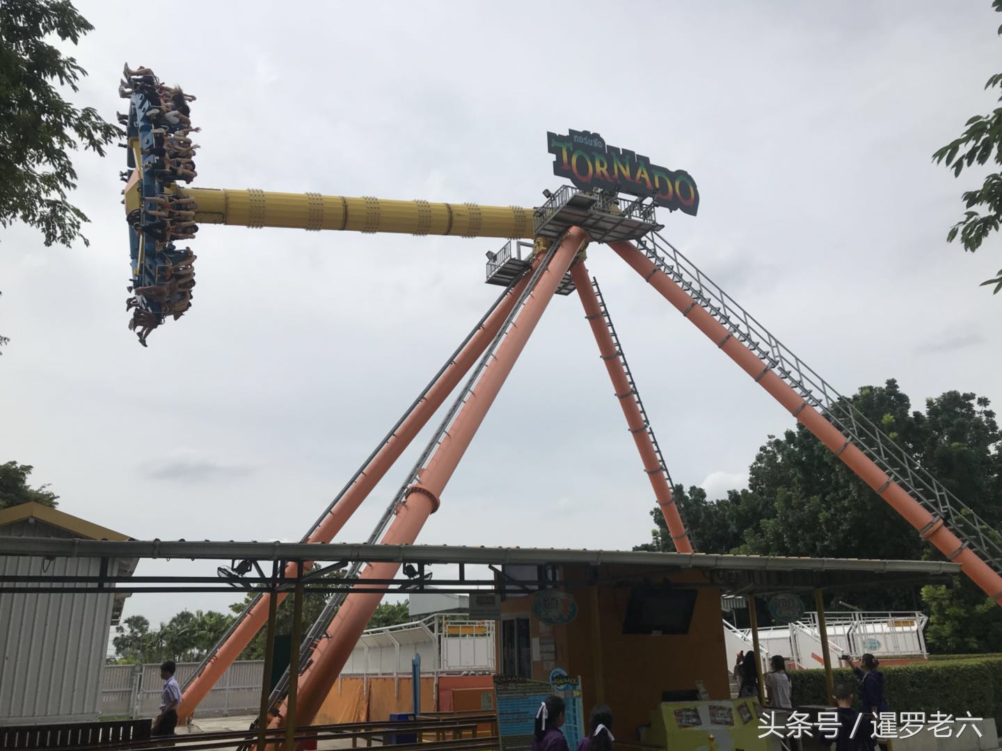 泰国迪士尼幻多奇乐园,泰国迪士尼乐园门票多少钱