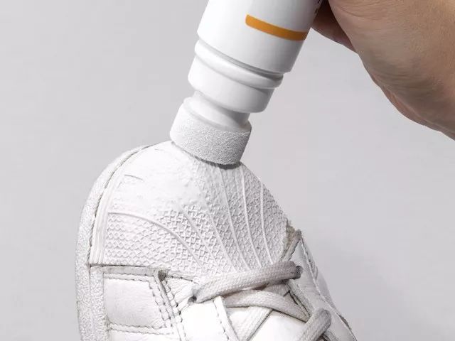 小白鞋脏了去超市买什么东西来擦,鞋子拼团小白鞋