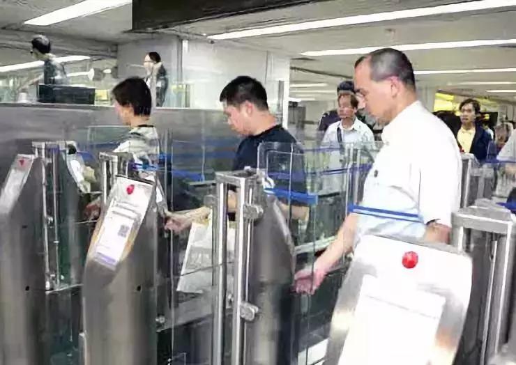 中山人！要跟香港代购说再见了，中国海关宣布……