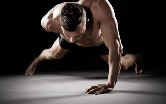 俯卧撑做不了几个跟手臂力量有关,俯卧撑做不出来是力气太小了吗