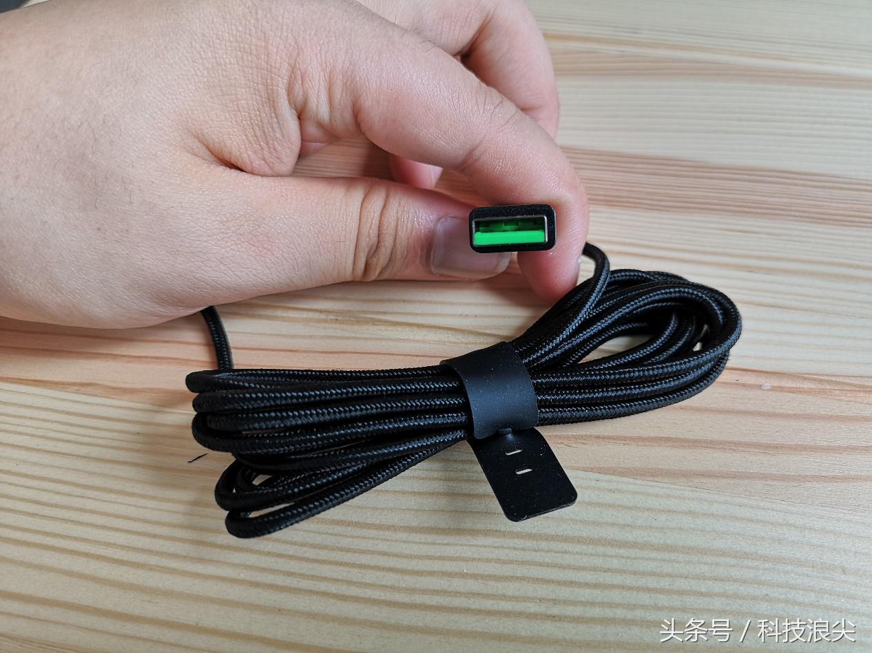 雷蛇曼巴有线鼠标5g,雷蛇巴塞利斯标准版鼠标评测