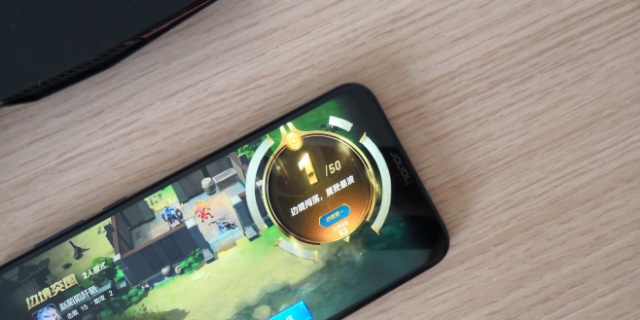 荣耀play5t玩吃鸡能开到什么画质,荣耀play4tpro吃鸡测试