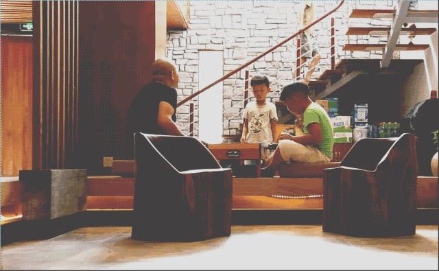 40岁大叔买下一座岛,大叔为钓鱼买下一座岛