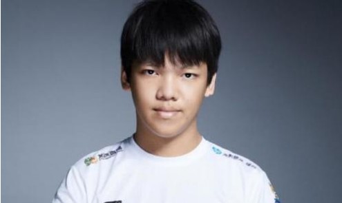 LOLKnight疑似受不了苏宁战队，深夜发博控诉：还要这样过多久？