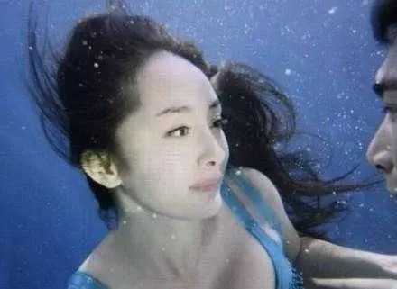 唐艺昕晒游玩美照新疆,特别甜美唐艺昕晒美照