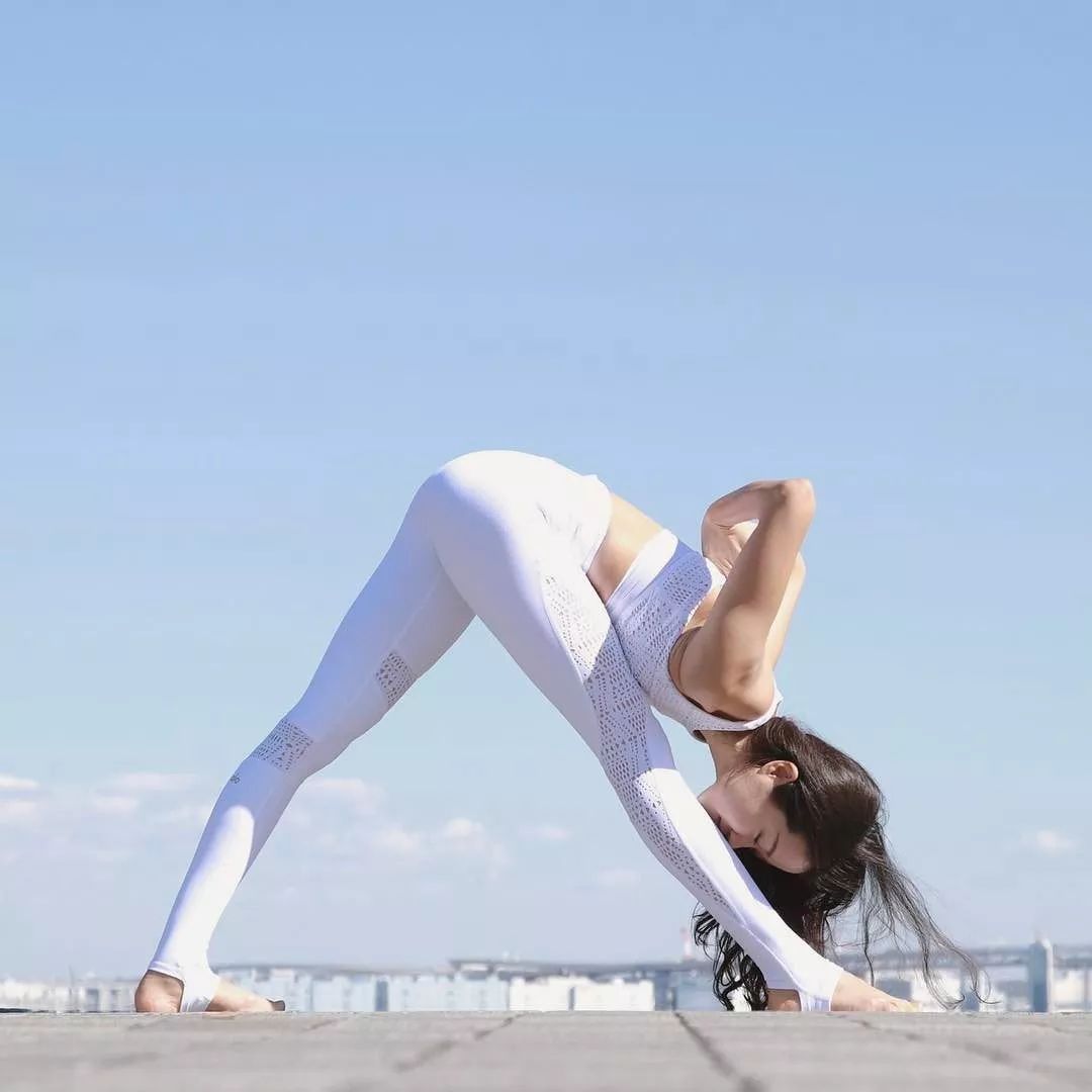 虚胖的人适合什么瑜伽,4个瑜伽体式消除水肿告别假肥胖