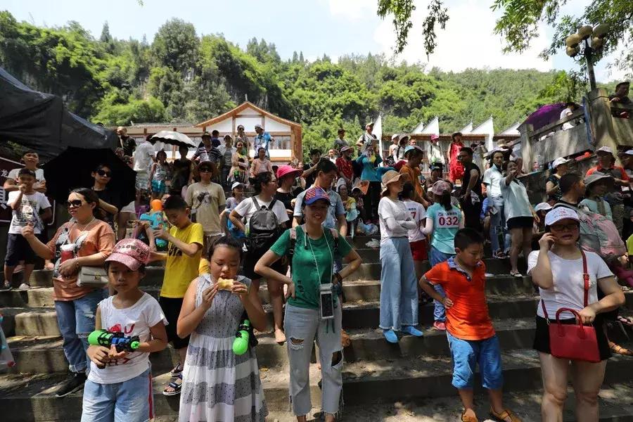 宜昌青龙峡第四届亲子漂流大赛实况回顾！你错过的精彩都在这里！