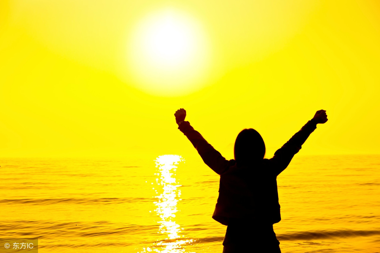 她只能乖乖被他禁锢,世界上没有任何事情能阻止他宠爱她