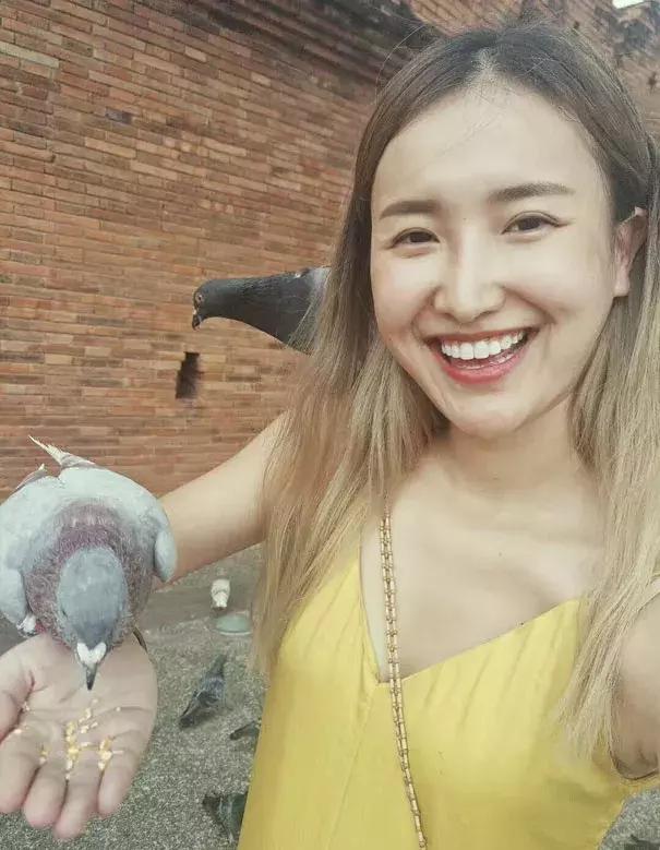 重庆妹子化妆秒变蒙娜丽莎,看看美女如何化妆