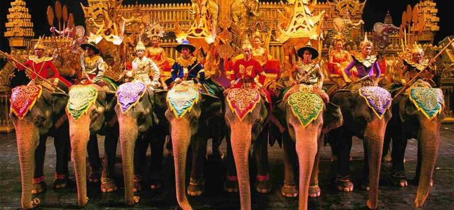 日本游客到泰国买东西,泰国游客抢购中国东西