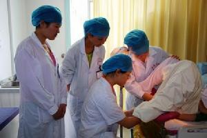 慢性宫颈炎用抗宫炎片有效吗,慢性宫颈炎用什么妇科栓剂好