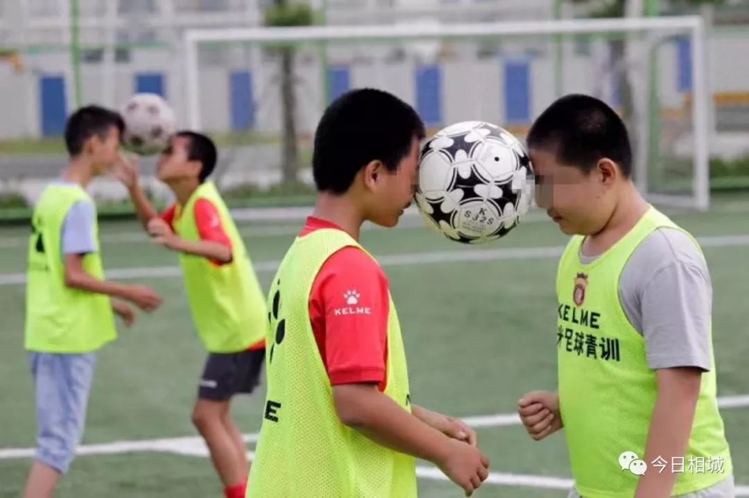 你们奔跑时的样子,你们在赛场上拼搏的样子