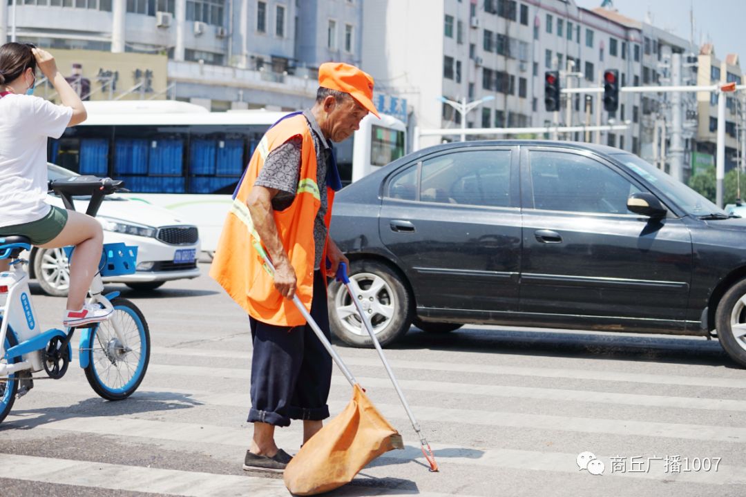 「炎夏商丘：致敬最美劳动者」烈日下、人海中、车流里……那一道金色的亮光！