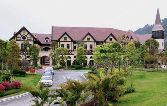 从古代的建筑变成现代的建筑过程,从老旧屋变成豪华别墅