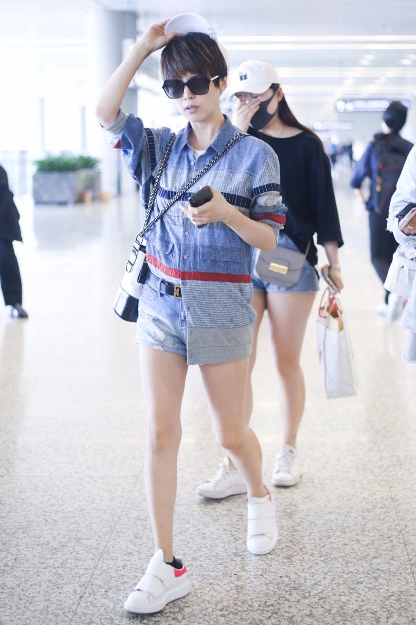 谢楠穿搭鞋子,谢楠穿尖头高跟鞋