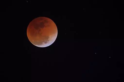 月全食是由于什么形成,多少年前出现过月全食