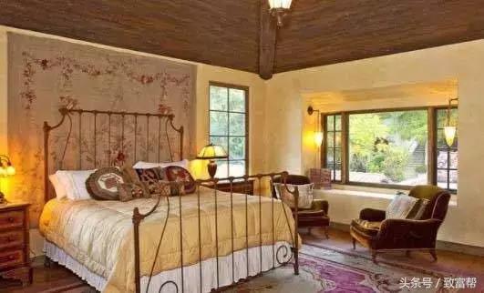 这家民宿不一般，邀请住客破案看小说，创意来自25岁女文青