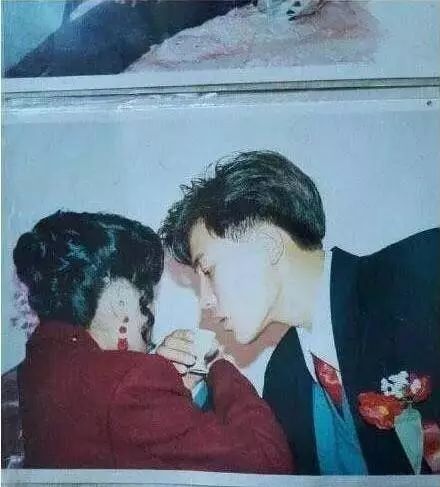 20年前的父母和现在父母的对比,20年前的爸妈照片