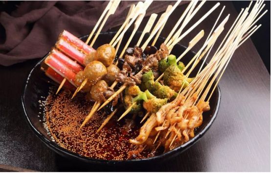 小本创业冷锅串串的正宗摆摊卖法,串串火锅小店创业案例分享