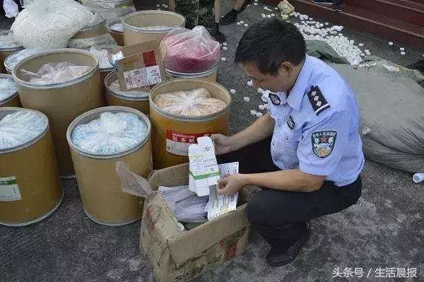 孕妇吃的叶酸老人用的风湿胶囊……假药贩子丧心病狂弄回6吨假药