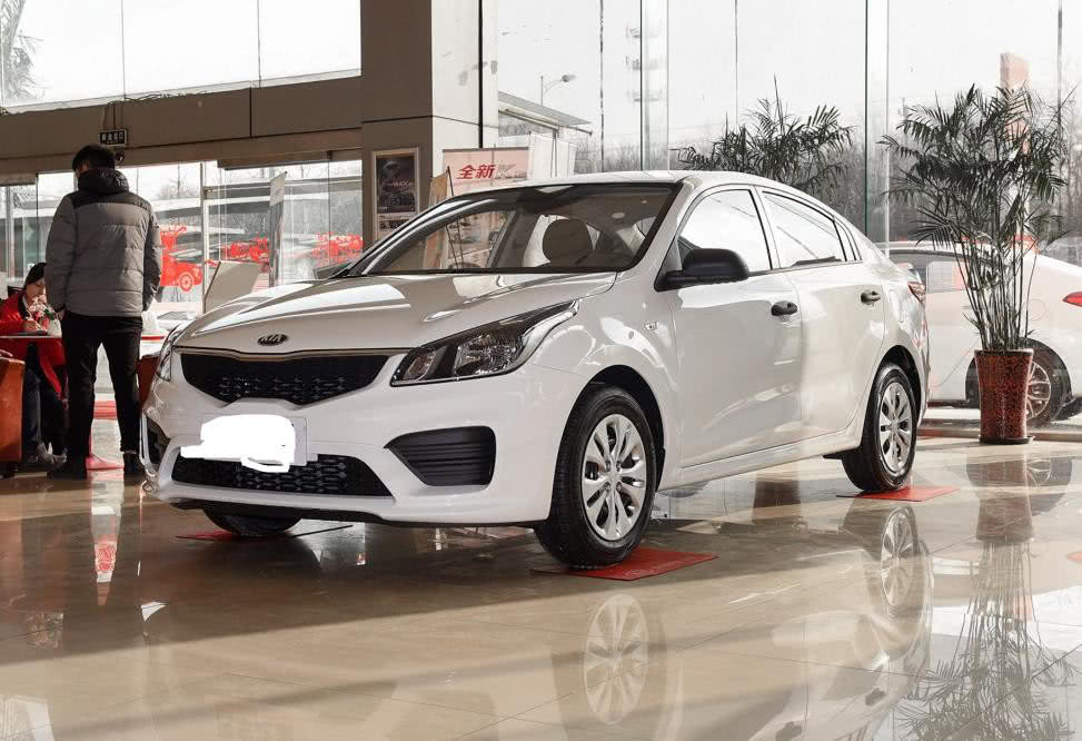 飞度威驰对比,飞度与新款威驰