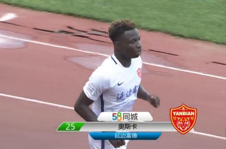 41岁球员倒挂金钩进球,19岁小将超远射门