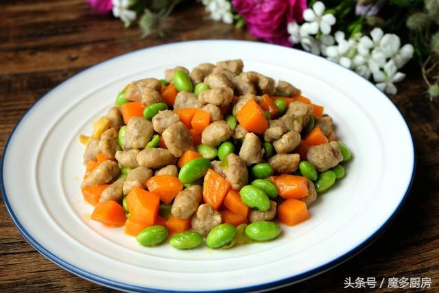 芹菜炒毛豆豆干的做法大全视频,鸡胸肉炒毛豆胡萝卜的家常做法