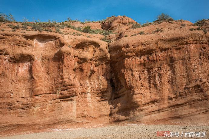 这是“中国峡谷之王”，里面的镇谷之宝，游客看了很尴尬