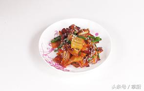 韩国泡菜正宗辣白菜的做法,辣白菜五花肉加葱泡菜视频