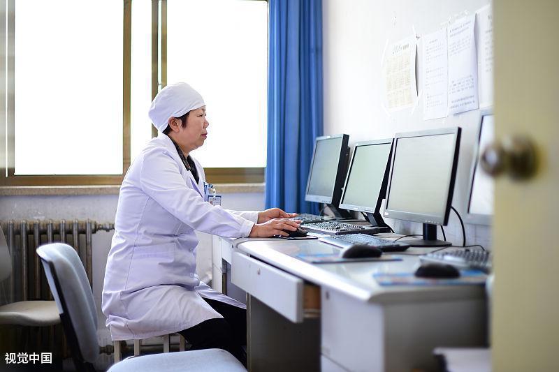 女儿快8岁左胸有小硬块,7岁女儿左胸有硬块是什么原因