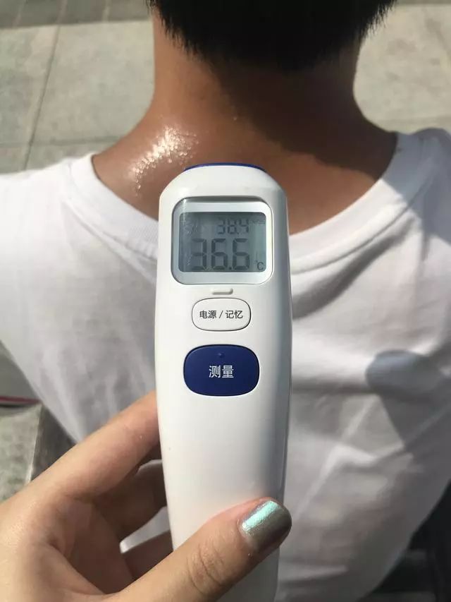 降温喷雾神器视频,网红迅速降温喷雾