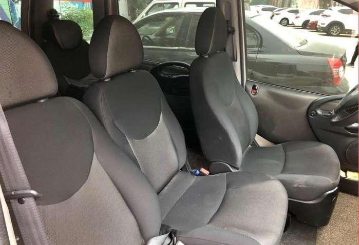 前排可以坐三个人的货车,众泰六座mpv