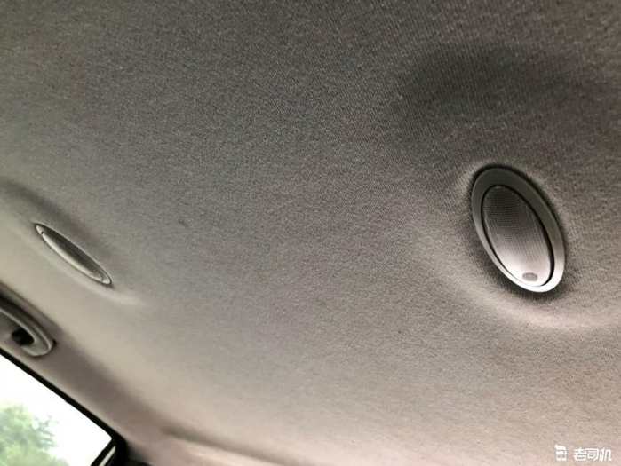 前排可以坐三个人的货车,众泰六座mpv