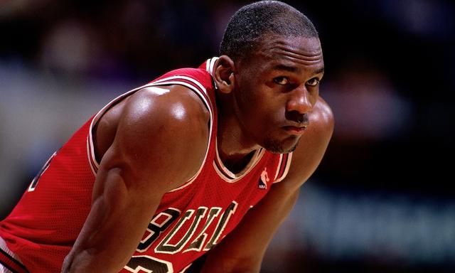 巅峰乔丹打爆科比,巅峰乔丹和巅峰杜兰特单挑谁会赢