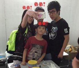 *牙虎**骚男他舔了弟弟舔了3620天，结果现实是却是这样的……