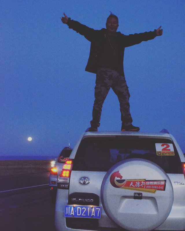 川藏线318租车费用大概多少钱,租车穿越318川藏线需要多少钱