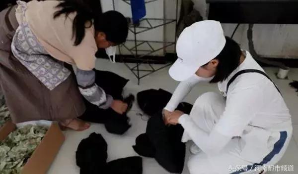 我的天啊！云南一公交投币箱3个月收200多斤*币假**，冥币都出来了！