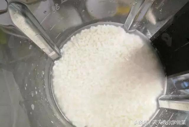 大米别只蒸着吃教你特色做法,熟大米饭怎么做糕点