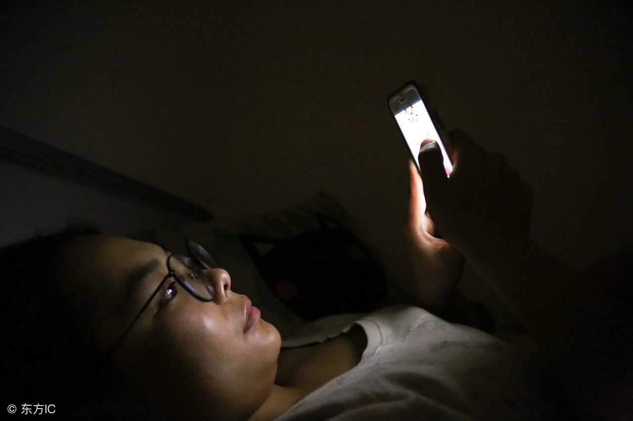 春困秋乏夏打盹冬不醒什么原因,晚上老失眠白天睡不着是什么病