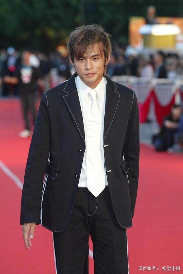 周杰伦没有入围金曲奖现场唱的歌,周杰伦当年淘汰的40首歌