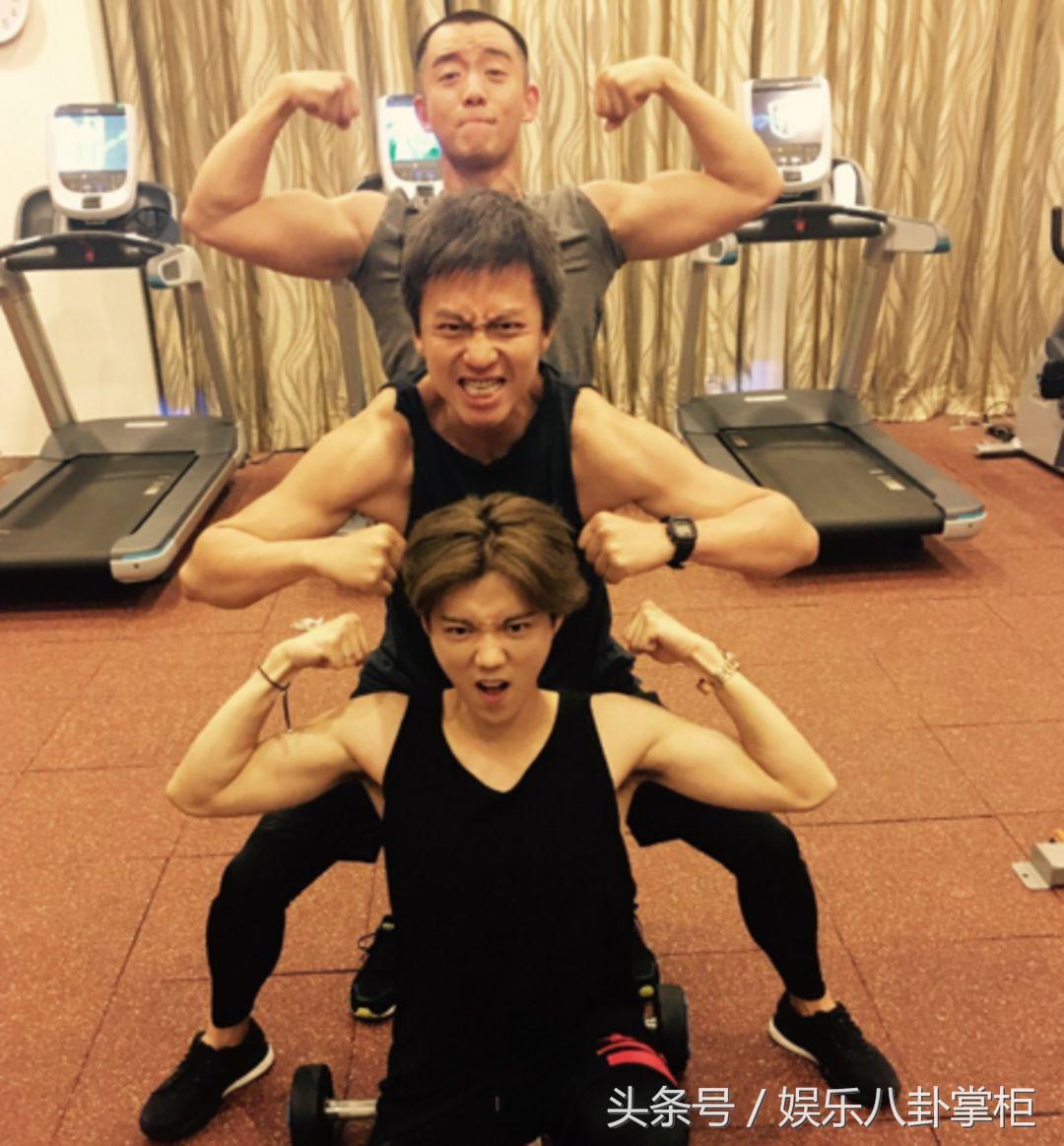 《甜蜜暴击》鹿晗洗澡秀肌肉，却遭网友嘲笑：正宗“白斩鸡”