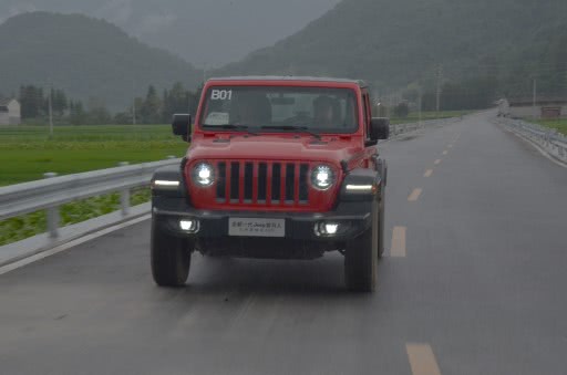 硬派越野车如何改善舒适性,越野jeep硬派