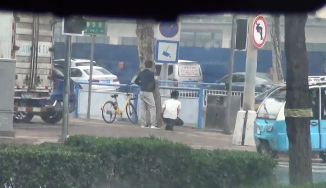 医保专家进社区服务,专家到身边老百姓看病真方便