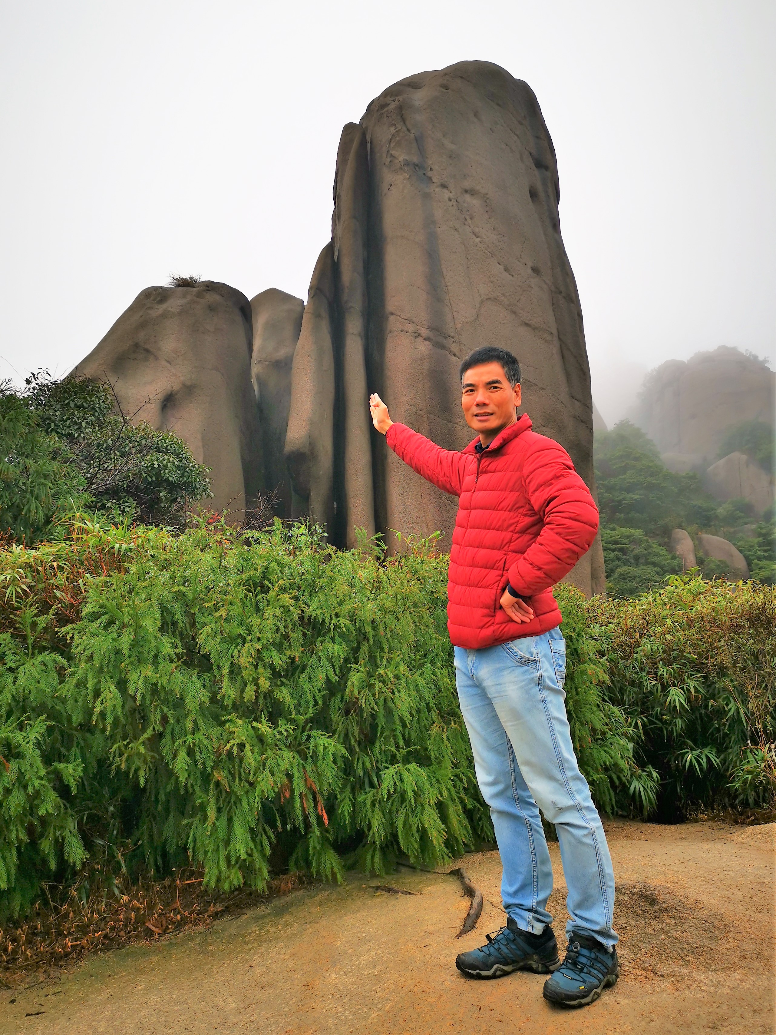太姥山山顶日出,雨中的太姥山云雾缭绕