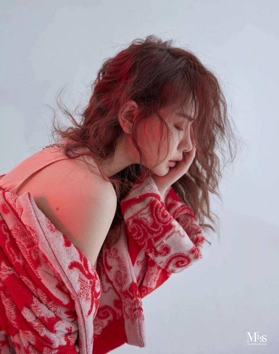 七哥力荐:女人的激吻唇一定要配上海藻卷才是真性感